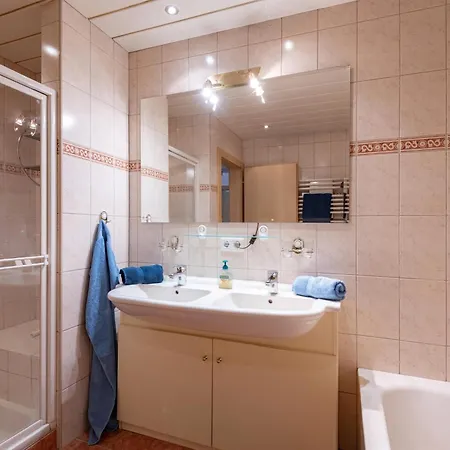 Gisela Apartment